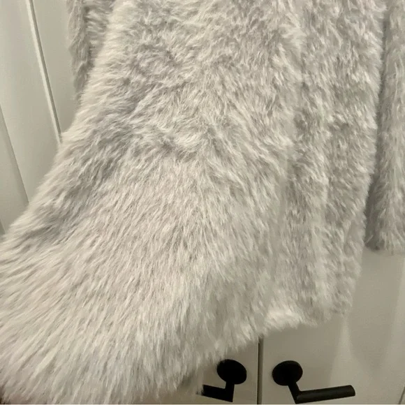 Free People Faux Fur Cardigan Silver Cloud - Picture 3 of 9